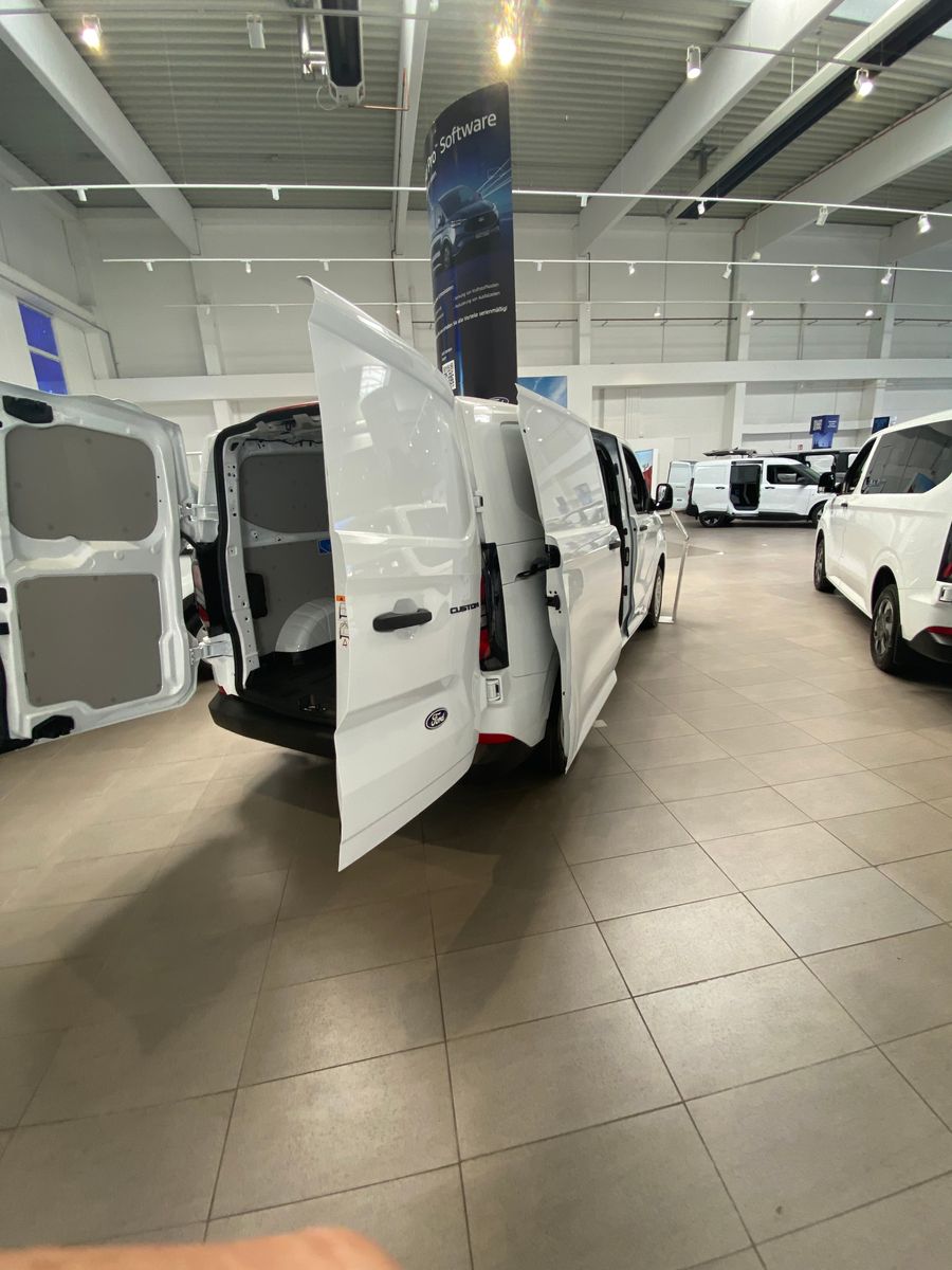 Ford Transit Custom Kastenwagen Trend 320 L2H1 150 PS