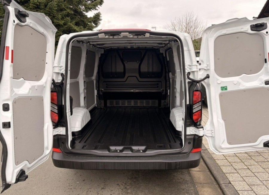 Ford Transit Custom 280 L1H1 – 1. Hand, 29.600 km, SYNC 4 & LED – ab 187,19 €/Monat