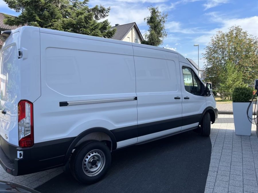 Ford Transit 350 L3H2 Hochdach – nur 280 km, HU neu – ab 167,29 €/Monat