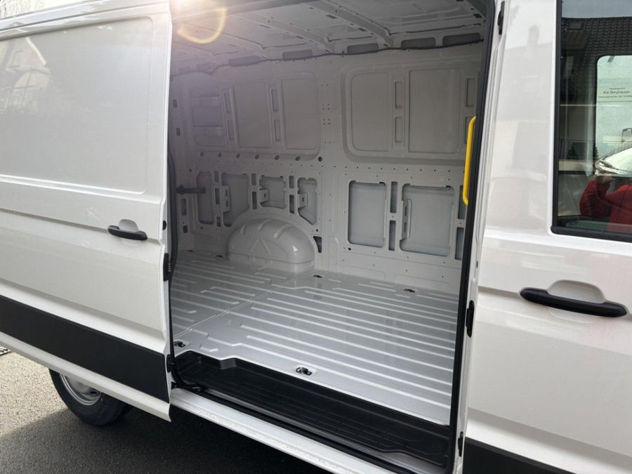 VW Crafter 30 L2H1 – Tageszulassung, 50 km, Kamera & AHK – ab 297,48 €/Monat