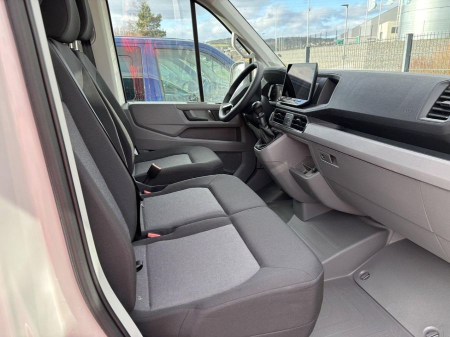 VW Crafter 30 L2H1 – Tageszulassung, 50 km, Kamera & AHK – ab 297,48 €/Monat