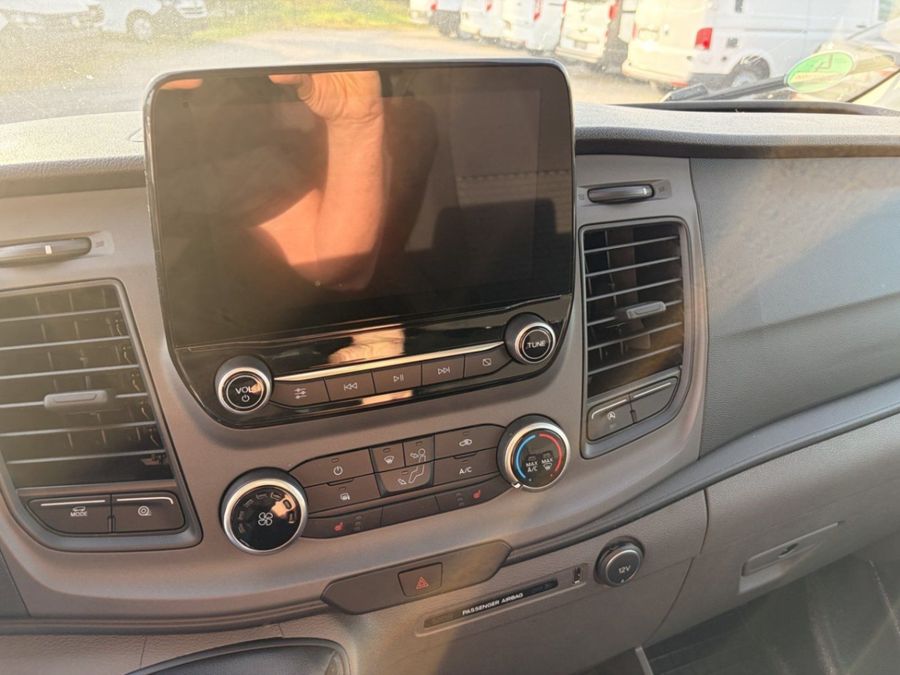 Ford Transit Doppelkabine L5 mit Ladebordwand – 6 Sitze – ab 206,55 €/Monat
