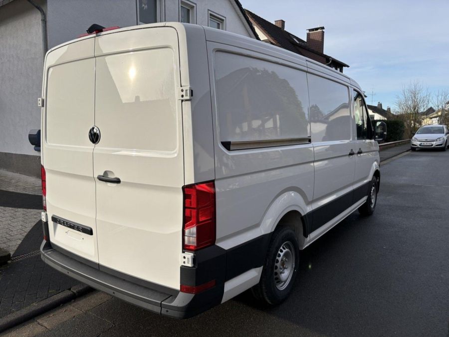 VW Crafter 30 L2H1 – Tageszulassung, 50 km, Kamera & AHK – ab 297,48 €/Monat