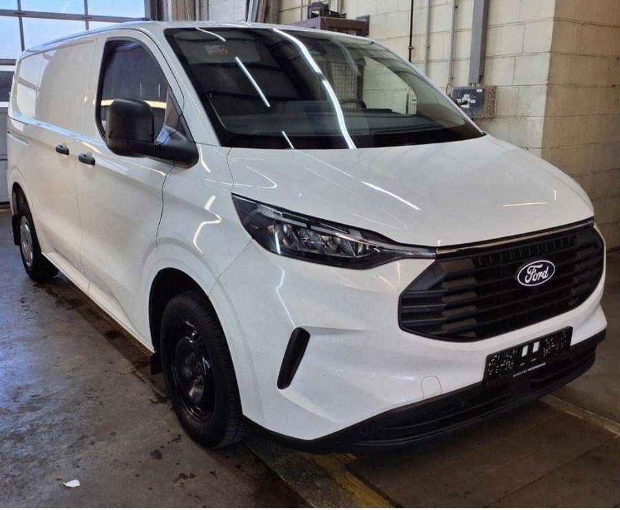 Ford Transit Custom L1H1 4x4 Automatik – Allrad, AHK 2,8 t – ab 253 €/Monat