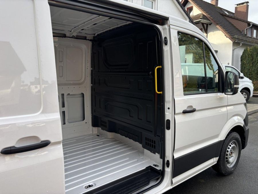 VW Crafter 30 L2H1 – Tageszulassung, 50 km, Kamera & AHK – ab 297,48 €/Monat