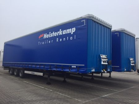 Mega-Planenauflieger mit Hubdach 3.00 Meter Innenhöhe