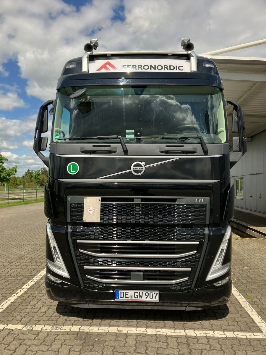 Volvo FH460 Globetrotter XL Standklima Ferronordic Rental