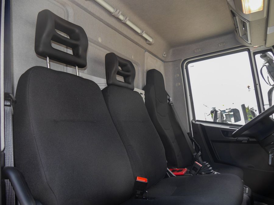 Iveco Eurocargo 16t Planeaufbau Hebebühne