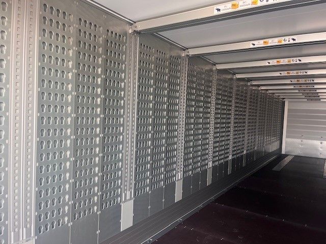 Kofferauflieger für Textiltransporte