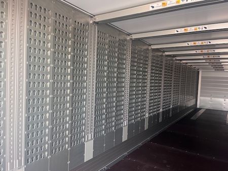 Kofferauflieger für Textiltransporte